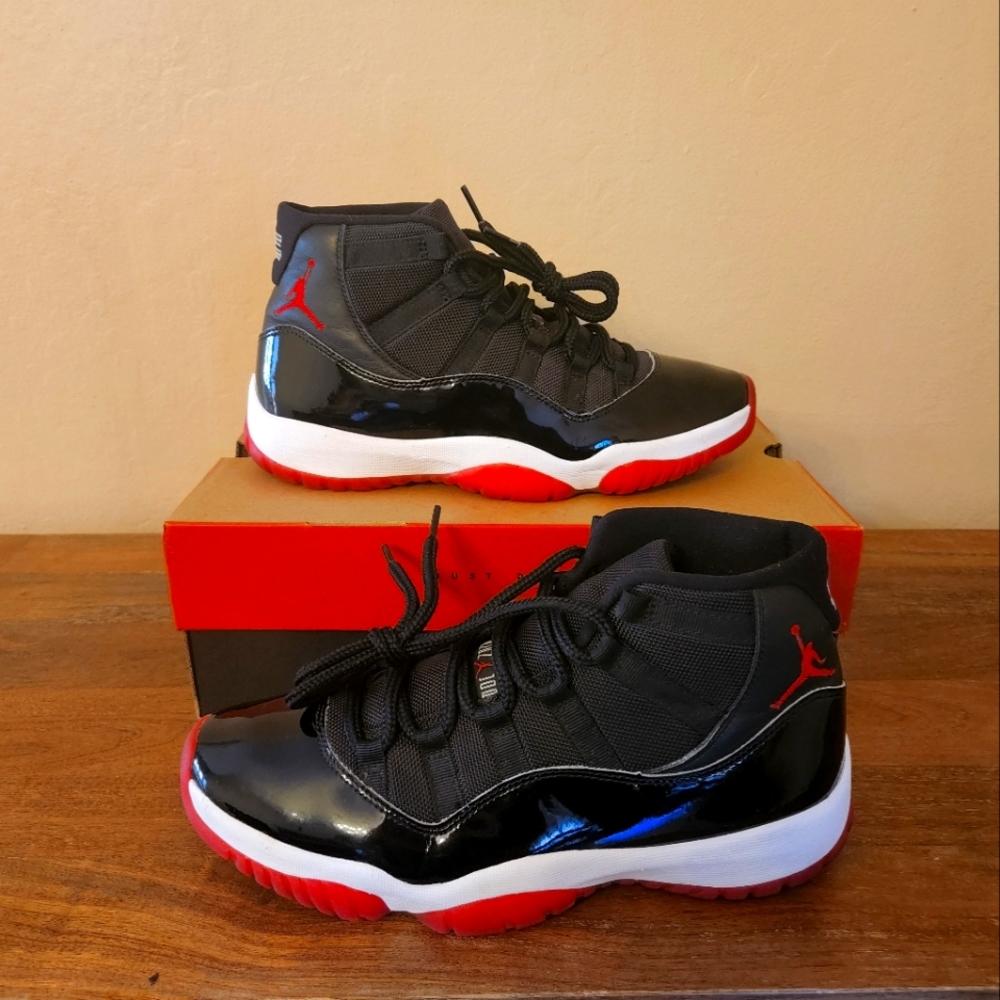 Jordan 11 Retro Playoffs Bred (2019) 378037-061 Size 9.5